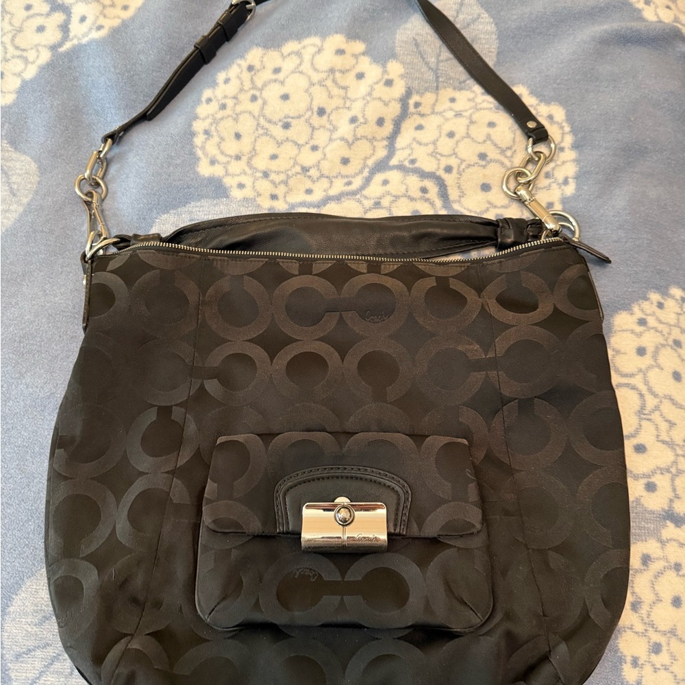 Coach Black Shoulder Bag with Signature Style